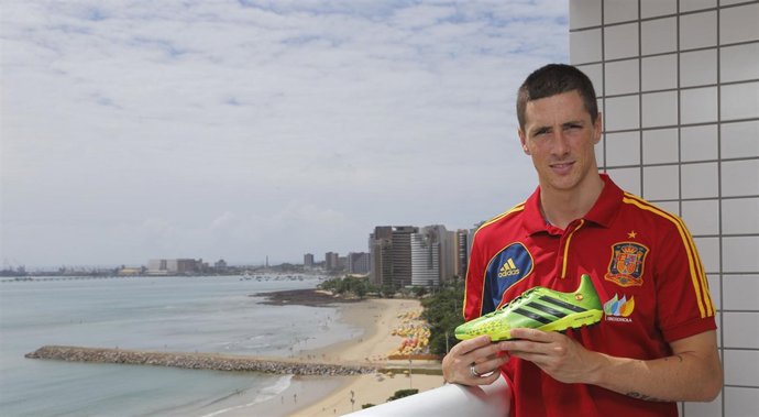 Fernando Torres con la bota adidas