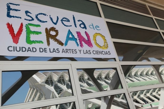 Cartel anunciador de la Escuela de Verano de la Cdad de las Artes y las Ciencias