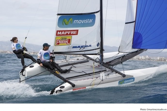 Los regatistas españoles Iker Martínez y Tara Pacheco