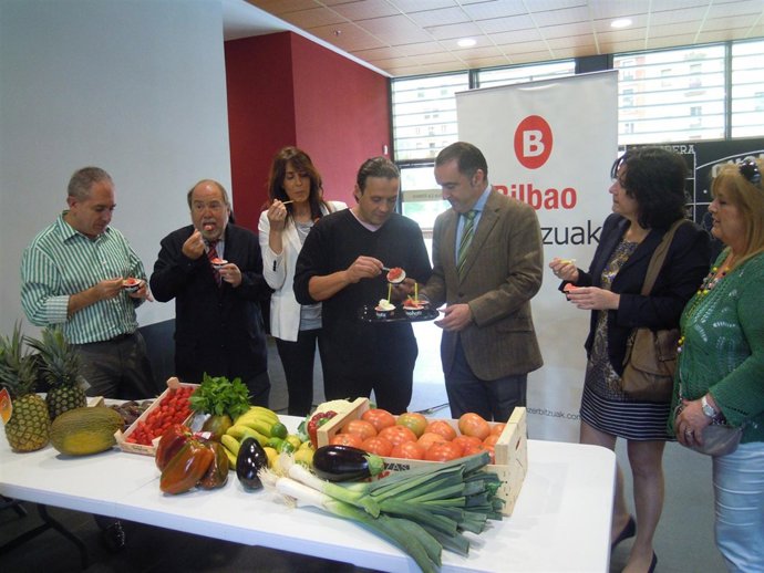 Acto municipal en el Mercado de la Ribera