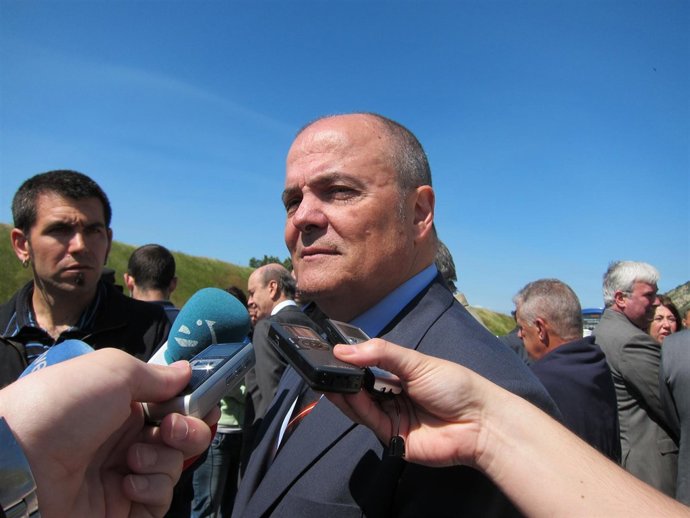 El consejero de Fomento del Gobierno de Navarra, Luis Zarraluqui.