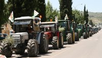 Más de 200 tractores protestan en Alcalá para garantizar el mismo nivel de ayudas en la reforma de la PAC