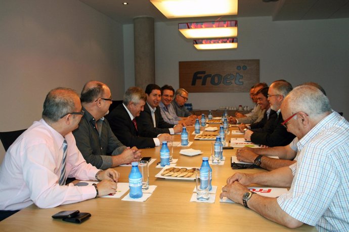 Sevilla  se reúne con la junta directiva de Froet