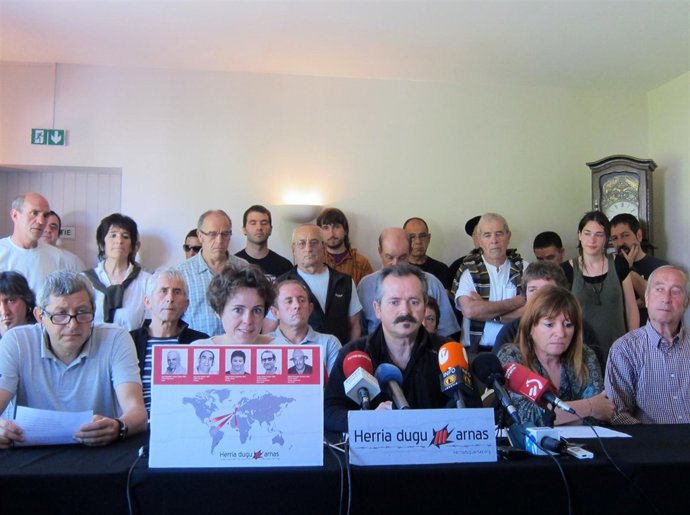Huidos de ETA en rueda de prensa.