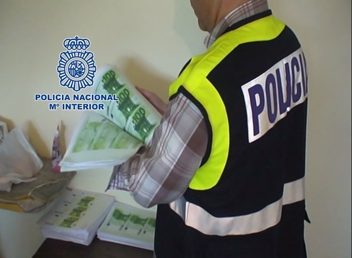 Operación contra la fabricación de billetes falsos en Bogotá