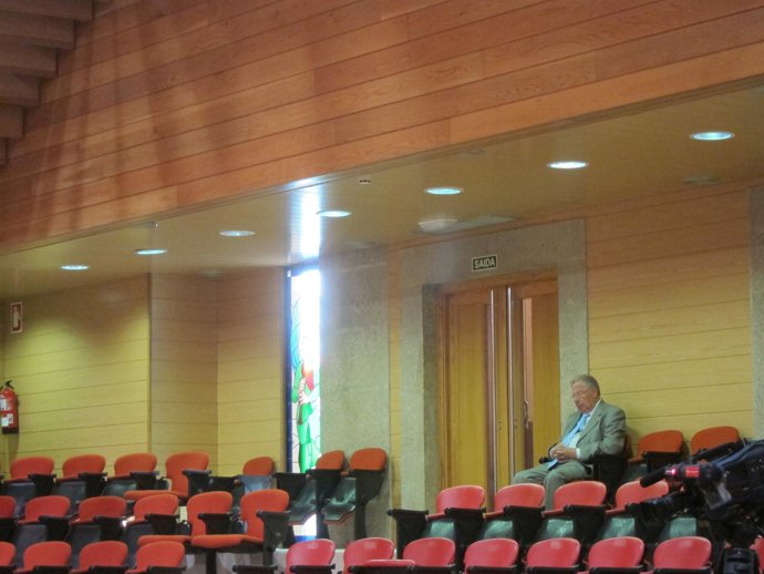 Dositeo Rodríguez en el Parlamento.