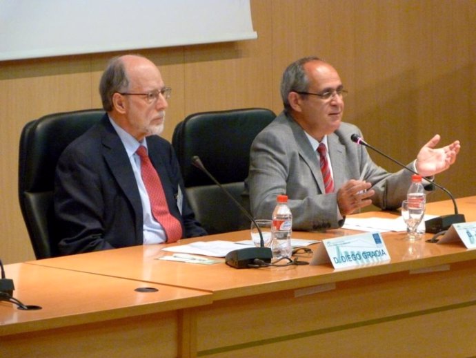 Un momento del encuentro de bioética y menor celebrado en Sevilla