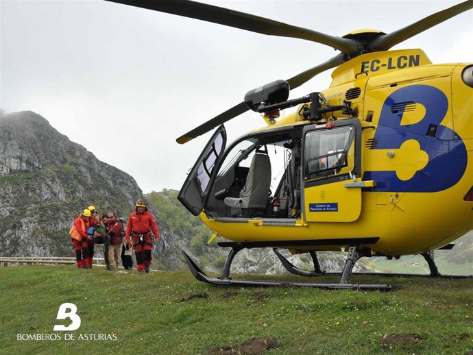 Rescate de la mujer herida en los lagos de Covadonga