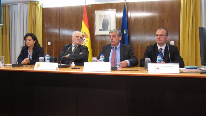 Cabré, Oñorbe, Flórez y Molina, durante la presentación del Observatorio
