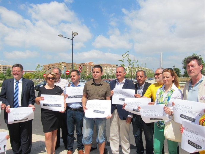 Políticos y vecinos contra el CIS de Patraix