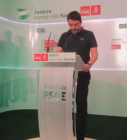 Rueda de prensa en Sevilla del vicesecretario general del PSOEA, Mario Jiménez  