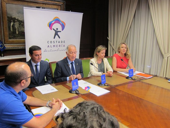 Convenio entre Patronato de Turismo de Almería y Vueling