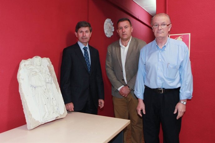 El relieve hallado en una buhardilla