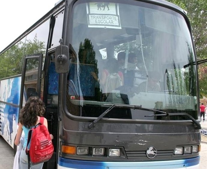Transporte escolar (archivo)