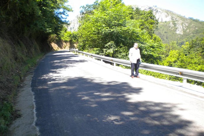 Visita Del Concejal Benjamín Rodriguez Cabañas A Carretera Santianes 