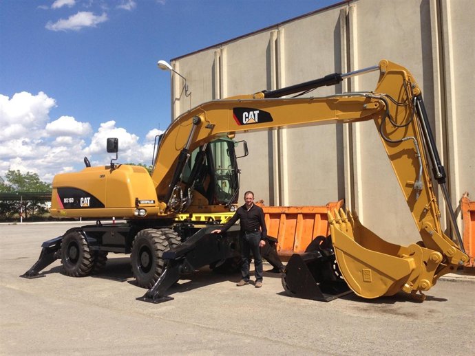 Nueva máquina excavadora adquirida por la DPT