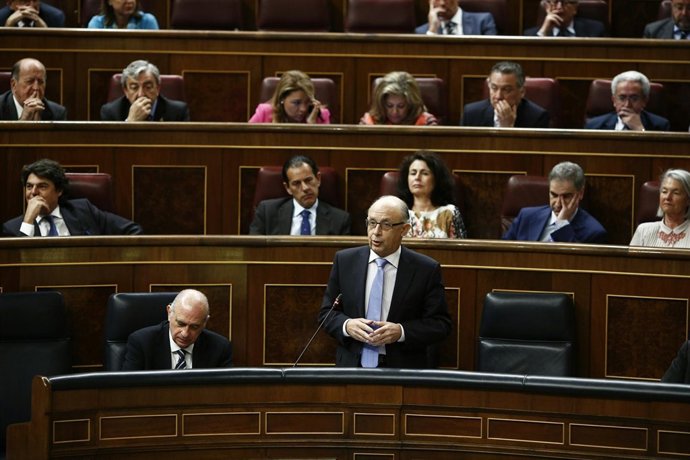 El ministro de Hacienda, Cristóbal Montoro, ha admitido que en España "hay demas