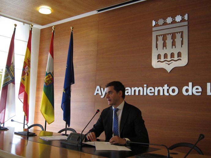 El portavoz del Equipo de Gobierno municipal, Miguel Sáinz, informa de la Junta 