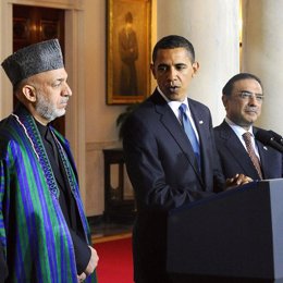 Obama con Karzai y  Zardari 