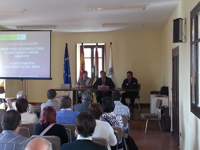 Bretón inagura 'Escuelas de Ríos para alcaldes'