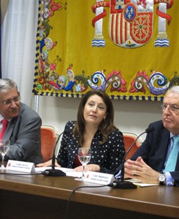 Carmen Crespo en la Subdelegación del Gobierno de Málaga