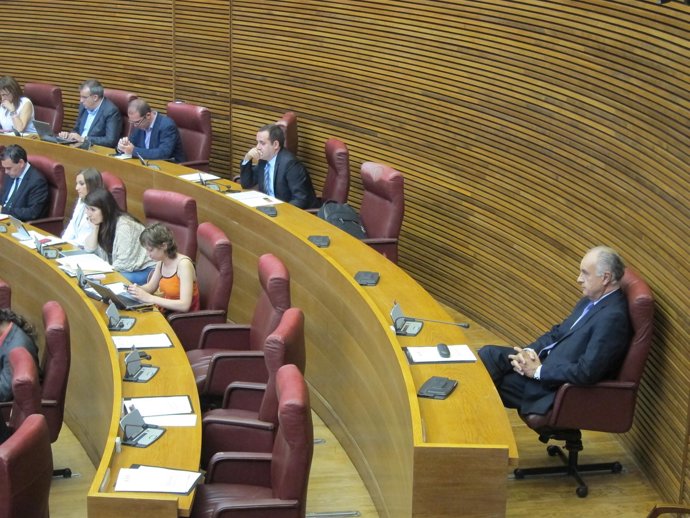 Blasco ocupa su nuevo escaño en las Corts