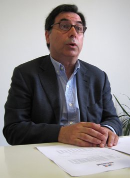 El presidente de Fecoval, José Luis Santa Isabel, en rueda de prensa.