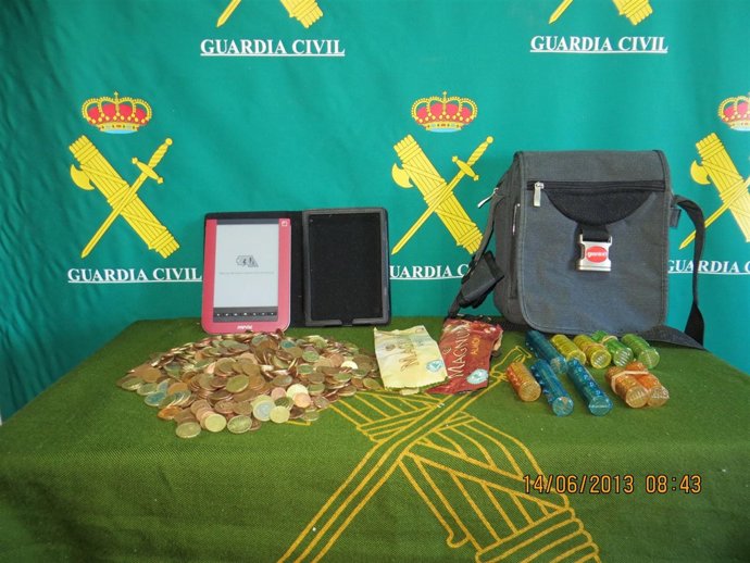 Objetos incautados al presunto autor de un robo en un albergue de peregrinos