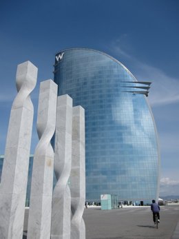 Hotel W de Barcelona, también conocido como Hotel Vela