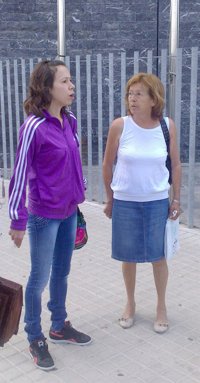 La mujer acusada de quemar al violador de su hija está "tranquila" tras suspenderse su ingreso en prisión