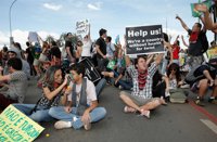 Nuevas manifestaciones en varias ciudades brasileñas con barricadas