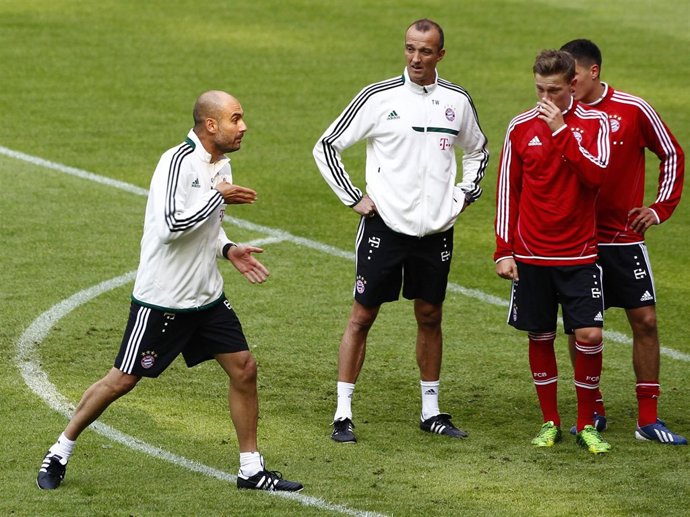 Pep Guardiola en su primer entrenamiento con el Bayern