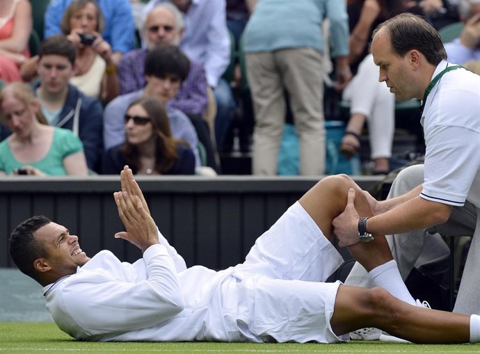 Jo-Wilfried Tsonga, lesionado en Wimbledon