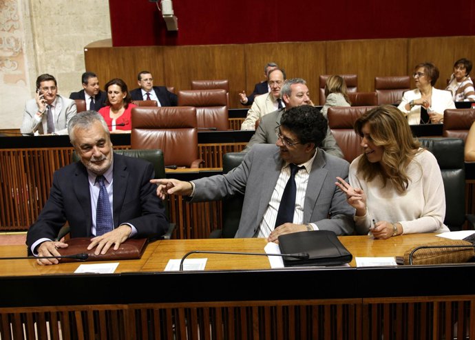 Griñán, Valderas y Díaz en un momento del Debate sobre el Estado de la Comunidad
