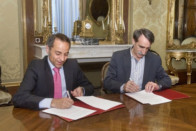 Sánchez de Muniáin y José Luis Martín Nogales.