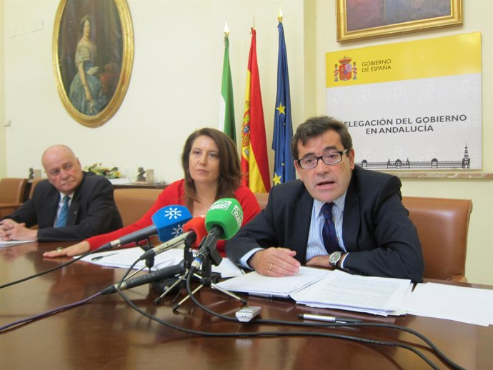 Carmen Crespo y Carlos Cabanas explicando la reforma de la PAC