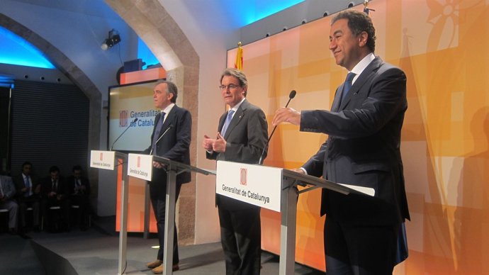 Enrico Rossi (pte.Toscana) A.Mas (pte.Generalitat) F.Sijilmasi (secr.Gral.UpM)