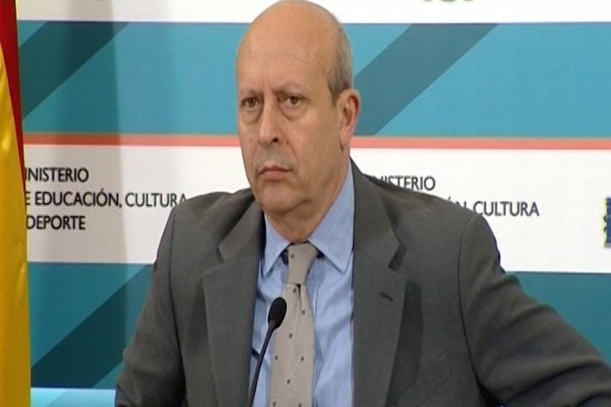 Wert reconsiderará la nota de corte del 6,5 