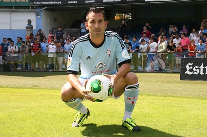 Charles se presenta como nuevo jugador del Celta