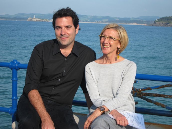 Rosa Díez con el candidato de UPyD al Parlamento cántabro