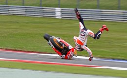 Marc Márquez se cae en Assen