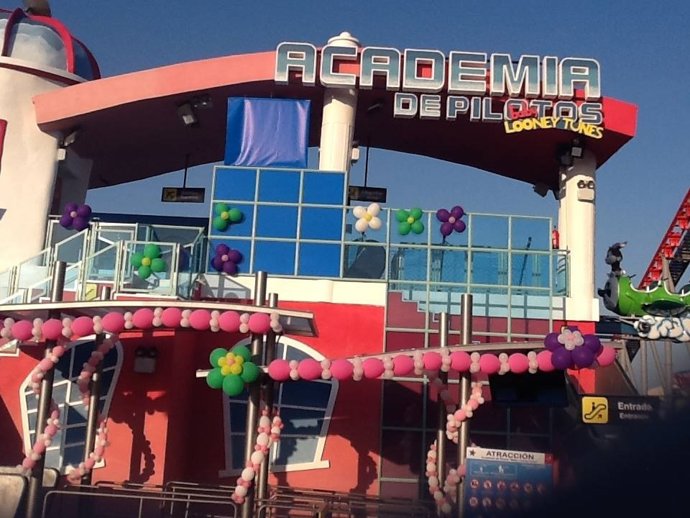 Academia de Pilotos Baby Looney Tunes (Parque Warner Madrid)
