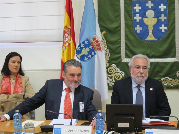 El catedrático Redondo López en la comisión de cajas.