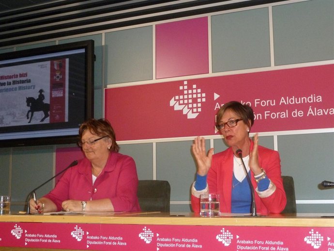 Iciar lamarain y encina serrano hacen balance del bicentenario batalla vitoria