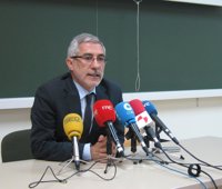 Llamazares califica el factor de sostenibilidad de "crimen" y "encarnizamiento" con los pensionistas