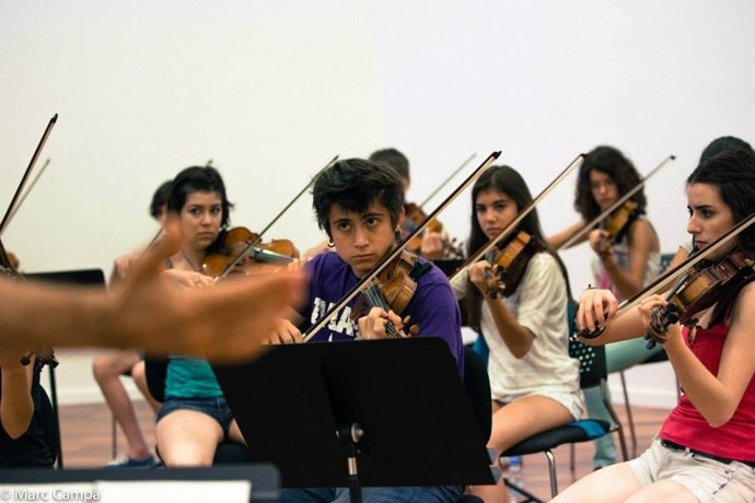 Jóvenes músicos de la Jove Orquestra Nacional de Catalunya (JONC)