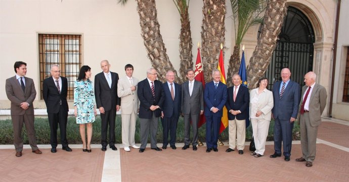 Valcárcel reúne en Murcia a un grupo de expertos europeos
