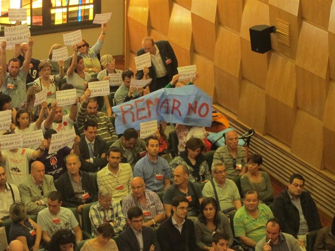 Vecinos de Rosales del Canal en el pleno