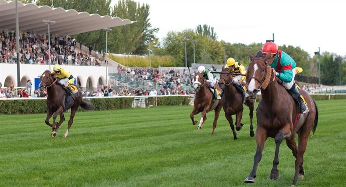 Cielo Canarias gana la Hispanidad en el el turf de la Zarzuela