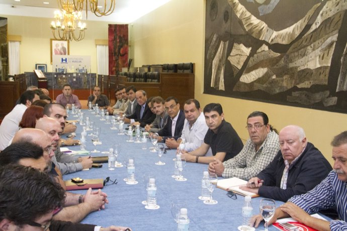Reunión en la Diputación onubense por la Huelva-Zafra.